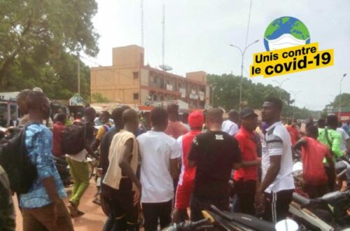 Article : Covid-19 : À Bobo-Dioulasso, la population dans la rue pour la levée du couvre-feu